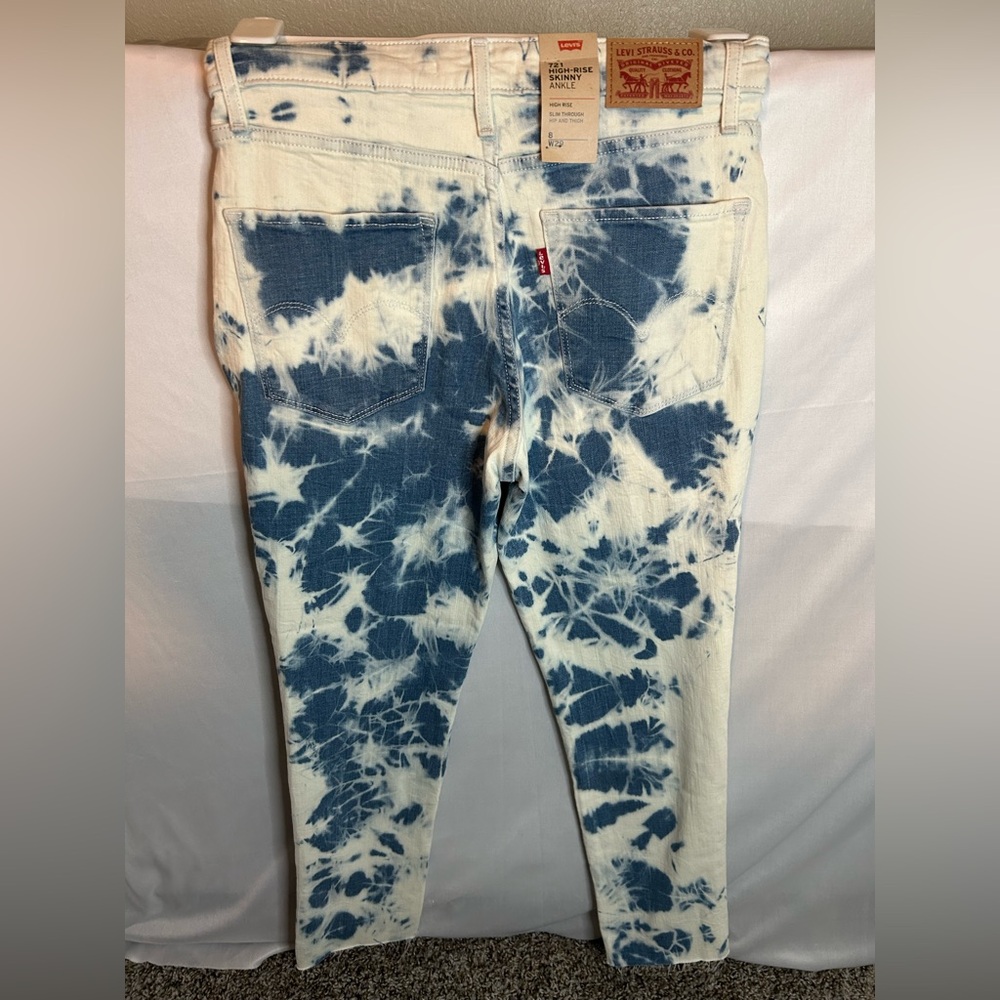 Levi's High Rise Skinny Ankle Jeans - Picture 2 of 15